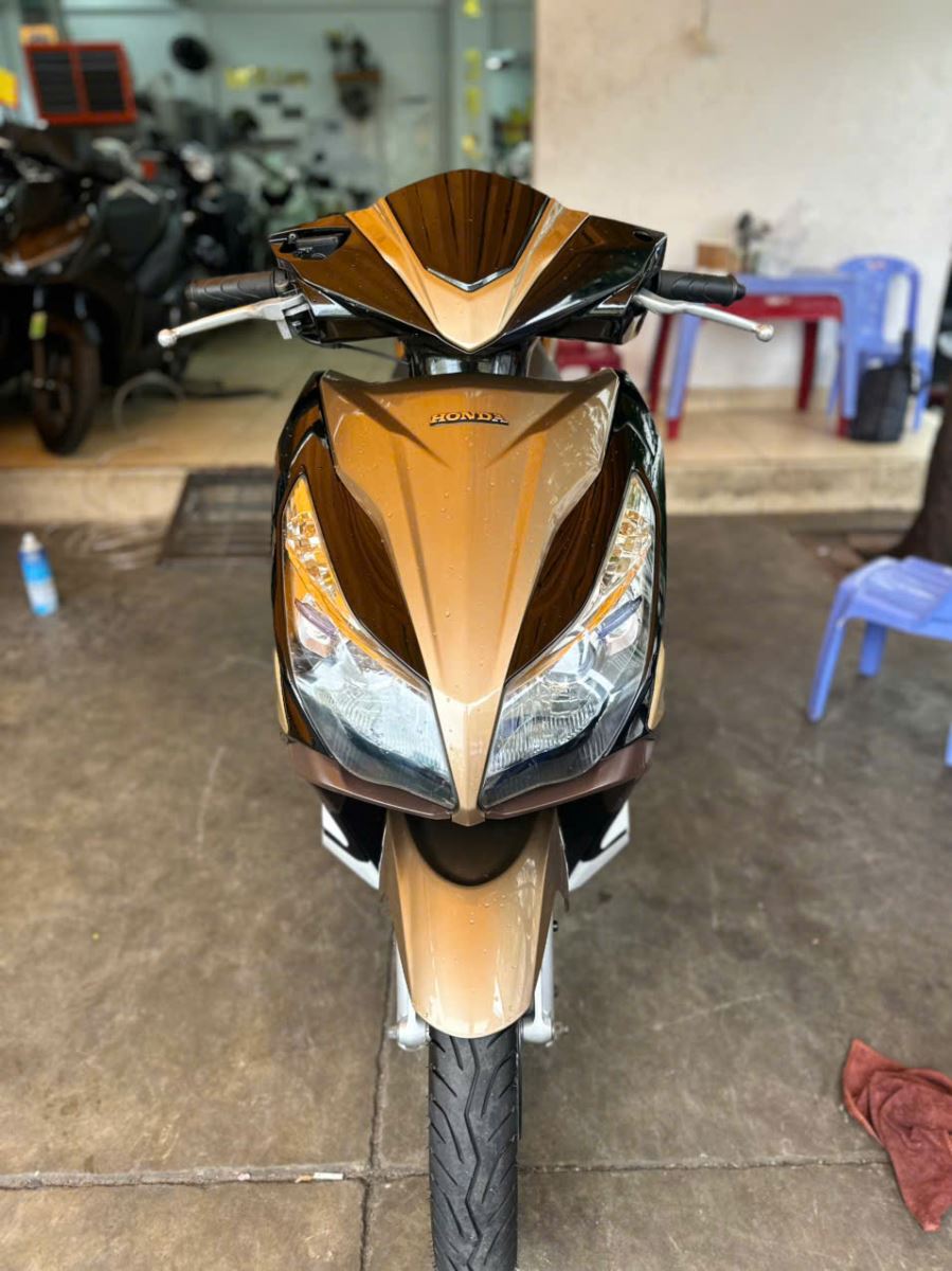 HONDA AIR BLADE 125 – 2013 – THỂ THAO, VẬN HÀNH ỔN ĐỊNH